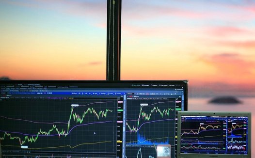 什么是期货买多和卖空